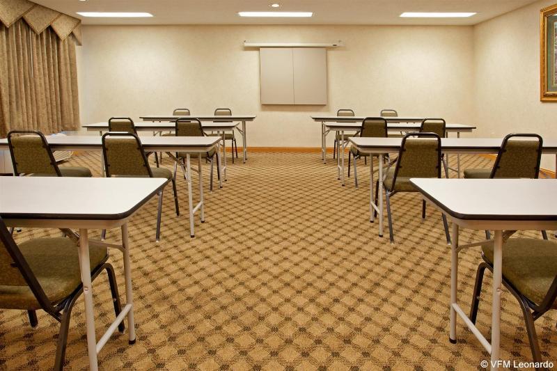 Holiday Inn Express Hotel & Suites Elkhart-South Ngoại thất bức ảnh